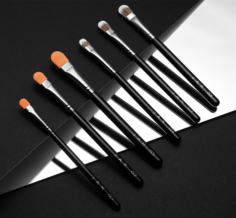 CC4 CUT CREASE BRUSH