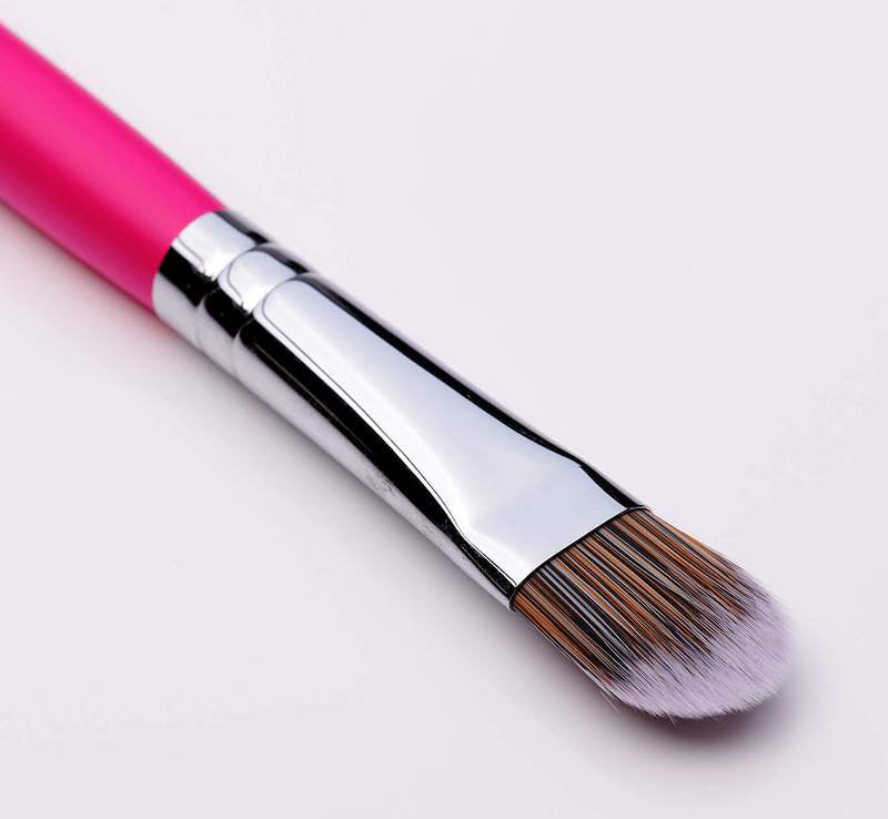 P-03 Small Flat Concealer Brush - Trixie Cosmetics